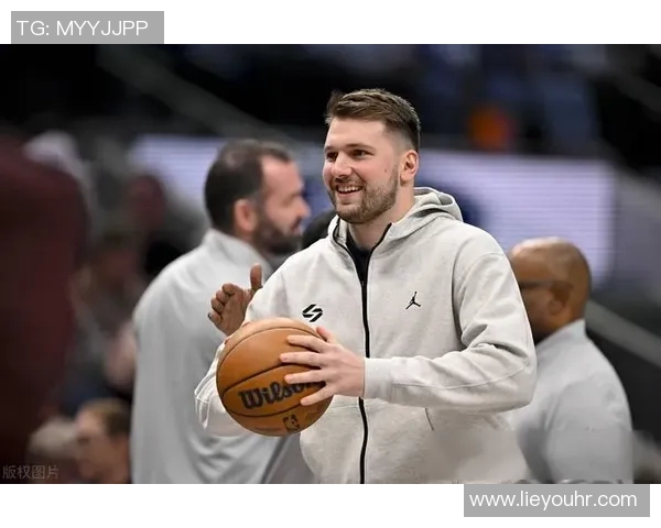 战术拆解：东契奇为何能掌控比赛节奏？